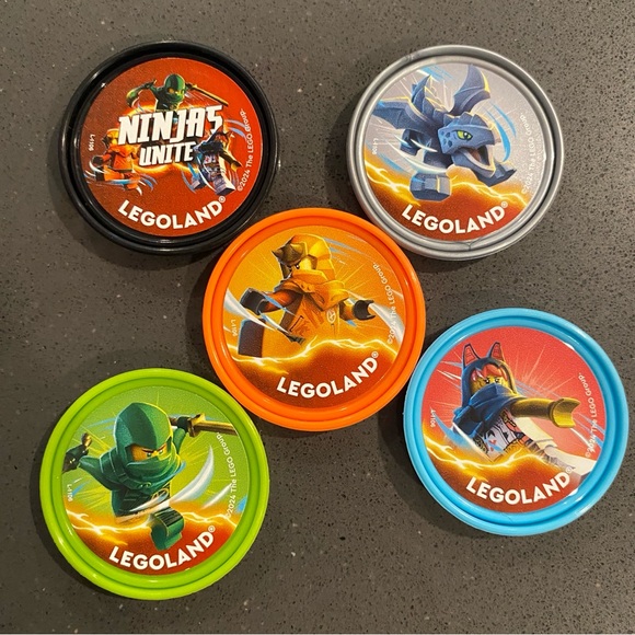 LEGOLAND exclusive Ninjago Pop Badge set of 5 - Picture 1 of 10